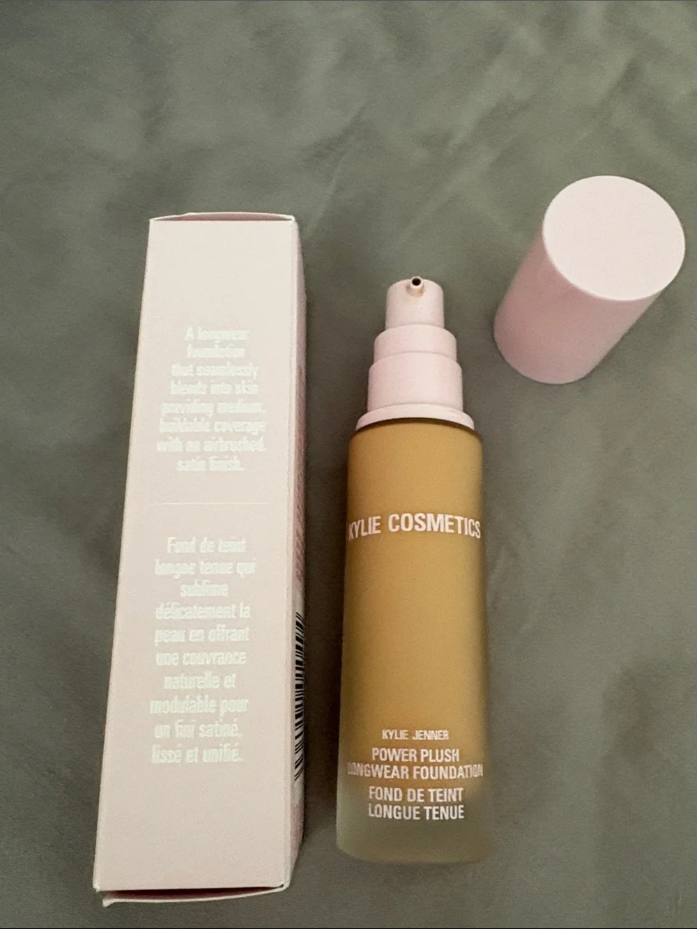 Kylie Cosmetics Power Plush Longwear Foundation — Warm Beige with Pink Cap